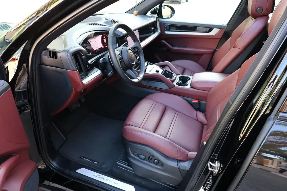 Porsche Cayenne  2024-62000KM-2024-GCC SPECS-5 YEAR  WARRANTY  SERVICE - Image 12