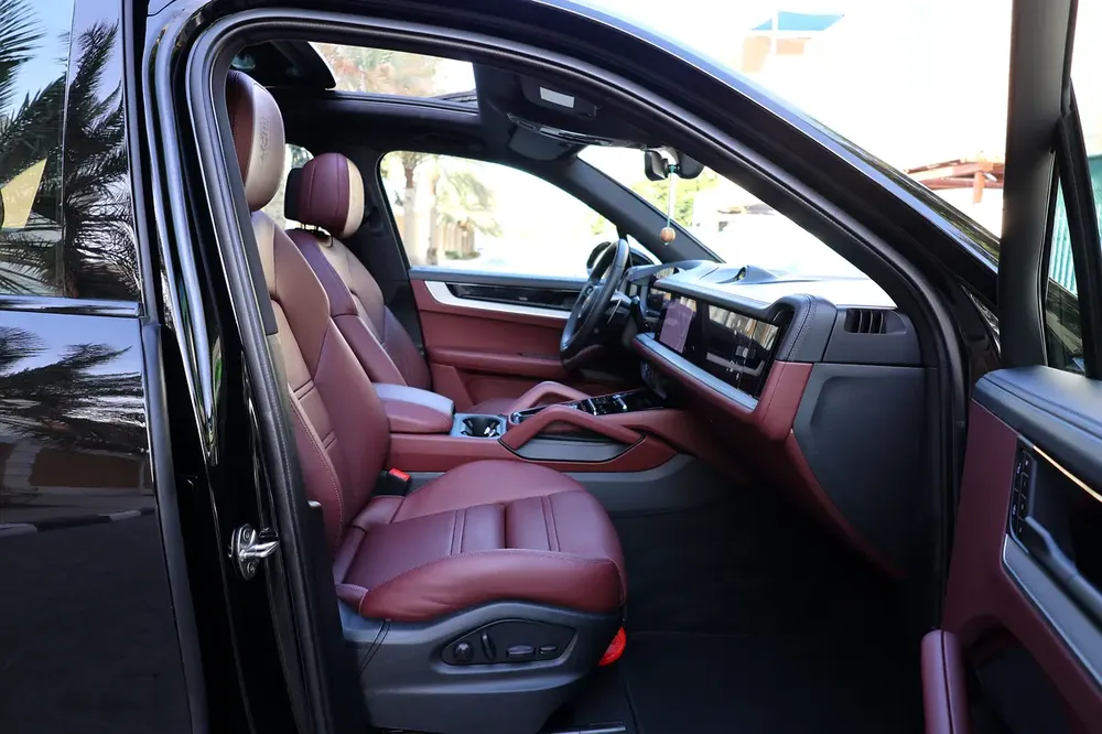 Porsche Cayenne  2024-62000KM-2024-GCC SPECS-5 YEAR  WARRANTY  SERVICE - Image 18