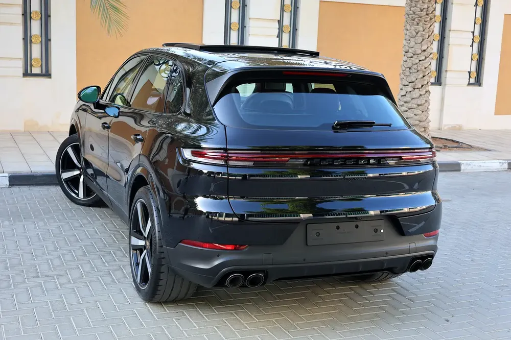 Porsche Cayenne  2024-62000KM-2024-GCC SPECS-5 YEAR  WARRANTY  SERVICE - Image 4