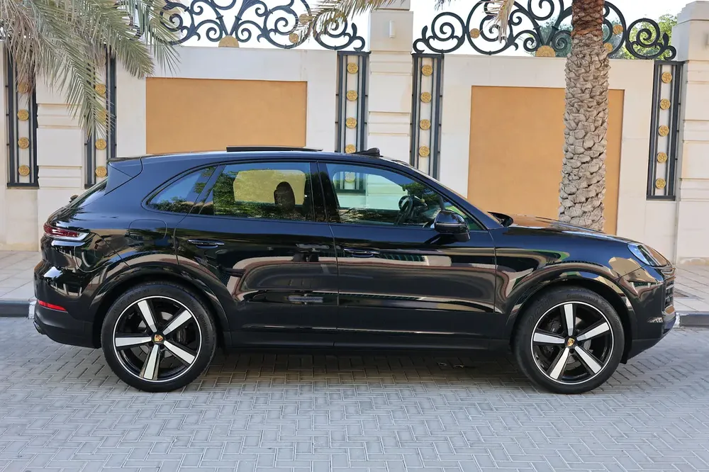 Porsche Cayenne  2024-62000KM-2024-GCC SPECS-5 YEAR  WARRANTY  SERVICE - Image 7