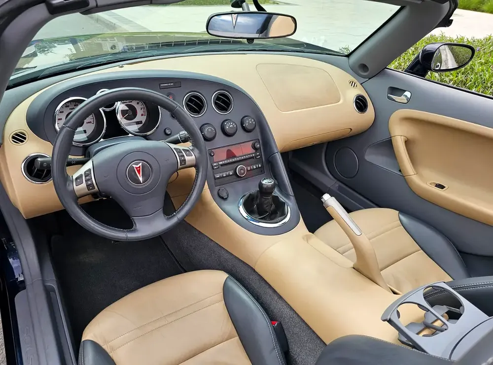 LIKE NEW !!! PONTIAC SOLSTICE 2006 ( MANUAL ) ACCIDENT FREE 100% IN VGC - Image 12