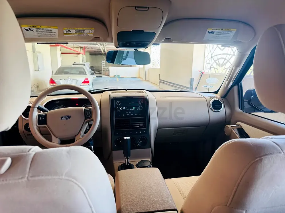 Ford Explorer XLT 4x4 GCC Agency Maintain - Low Kilometers Drive -Accident Free Car For Sale. - Image 14