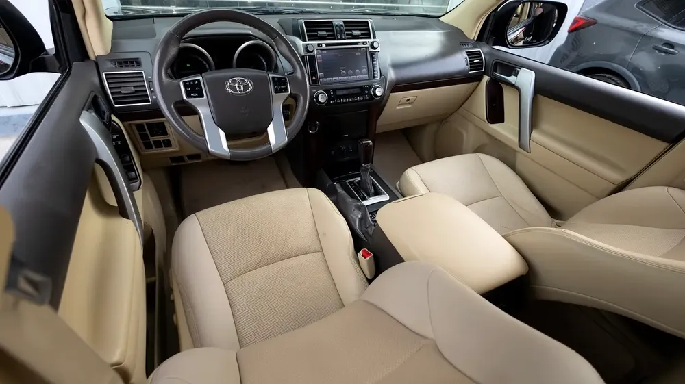 Toyota Land Cruiser Prado 2017 GCC specs - Image 10