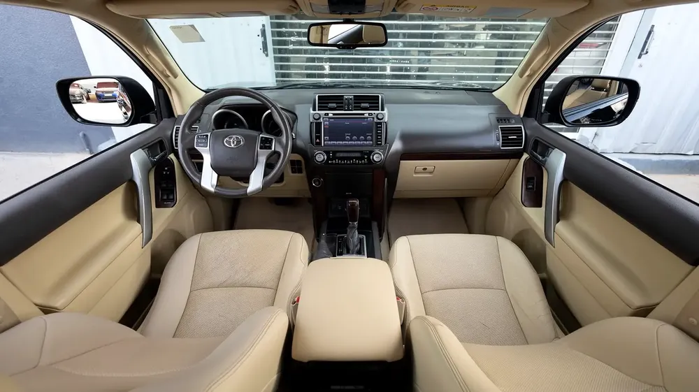 Toyota Land Cruiser Prado 2017 GCC specs - Image 11