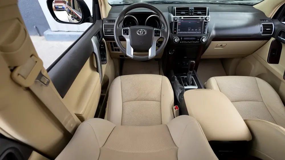 Toyota Land Cruiser Prado 2017 GCC specs - Image 12