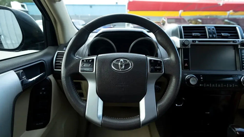 Toyota Land Cruiser Prado 2017 GCC specs - Image 14