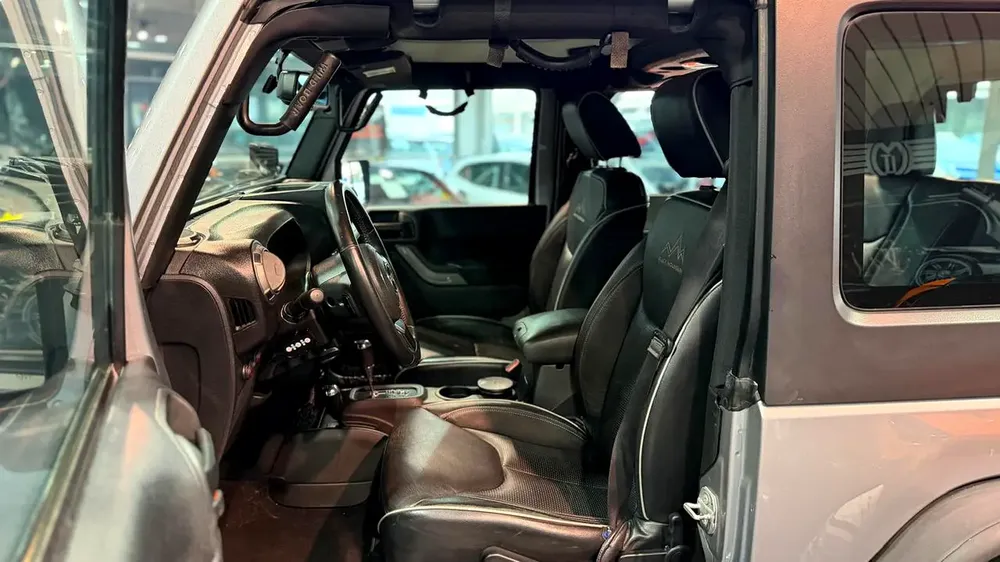 Jeep Wrangler Sport 2017 - GCC Specs - Excellent Condition - Image 5