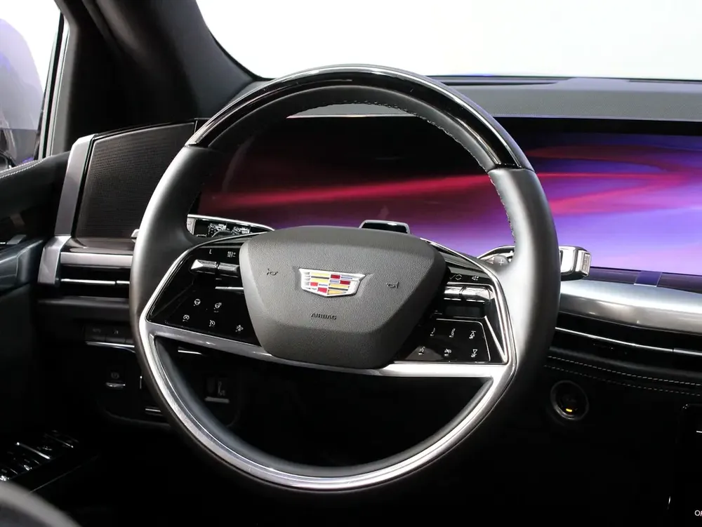 2025 - Cadillac Escalade Sport Platinum - V8 for 420,000.00 AED - Image 17