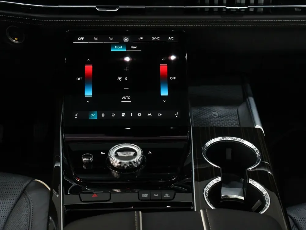2025 - Cadillac Escalade Sport Platinum - V8 for 420,000.00 AED - Image 19