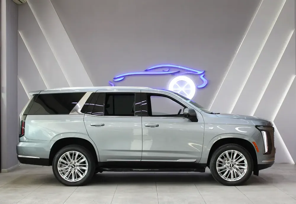 2025 - Cadillac Escalade Sport Platinum - V8 for 420,000.00 AED - Image 6