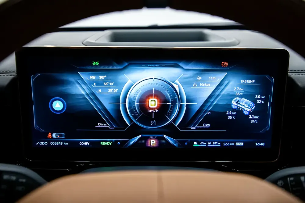 2023 DONGFENG M-HERO 917 AWD MATT BLACK 800 HP 1.5L REV HYBRID ( PLUG-IN ) WLTC 750 KM - Image 12