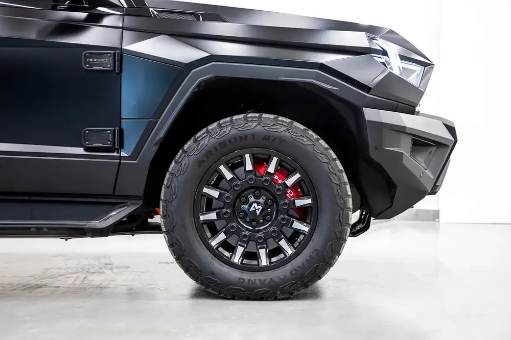 2023 DONGFENG M-HERO 917 AWD MATT BLACK 800 HP 1.5L REV HYBRID ( PLUG-IN ) WLTC 750 KM - Image 19