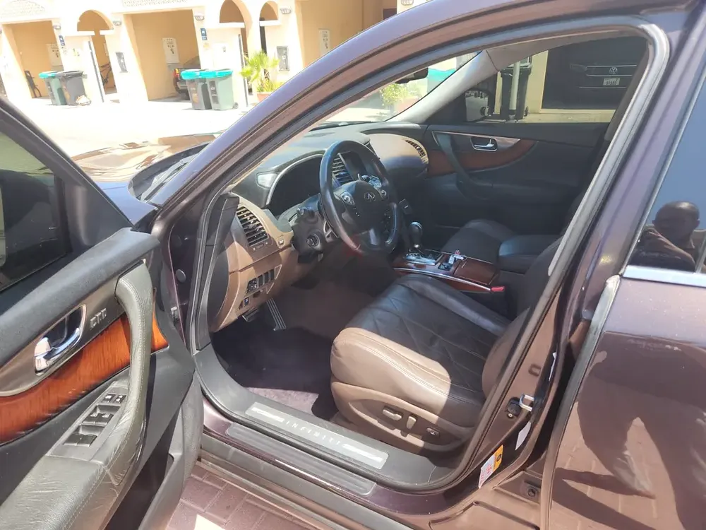 Infiniti FX35 2009 in Good Condition - Image 9