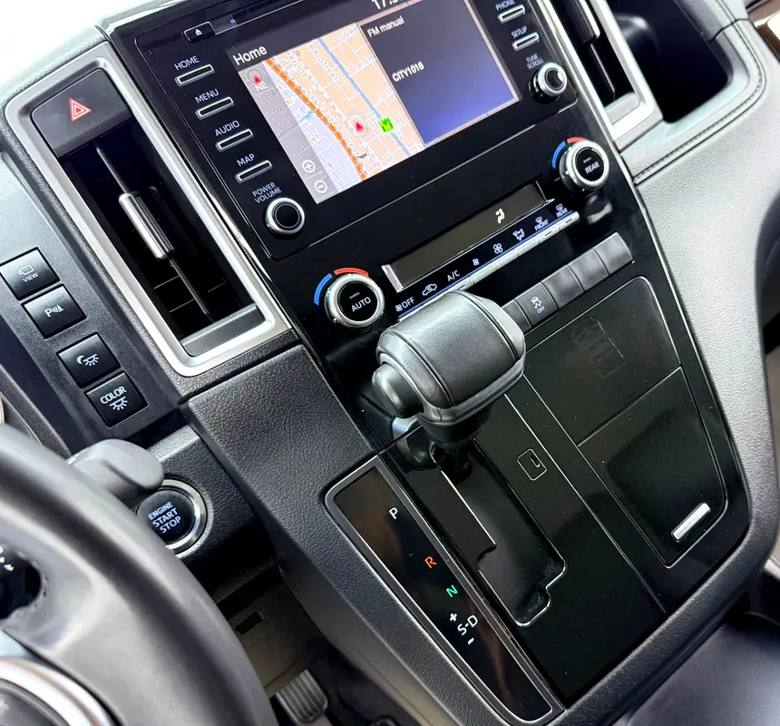 2023 Toyota Granvia Premium, 2026 Toyota Warranty, Full Toyota Service History, Fully Loaded, GCC - Image 13