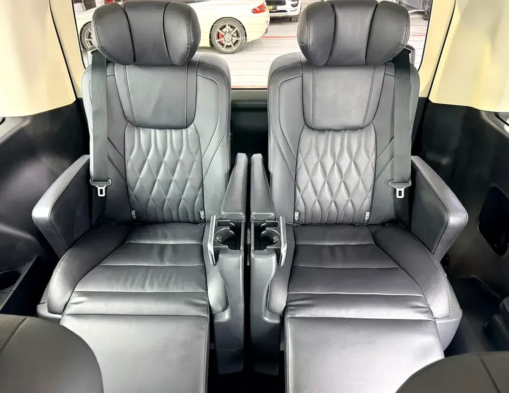 2023 Toyota Granvia Premium, 2026 Toyota Warranty, Full Toyota Service History, Fully Loaded, GCC - Image 18