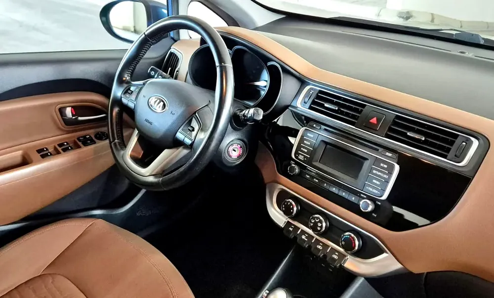 BEST !! LOW KMS AGENCY MAINTAINED, ACCIDENT FREE, GCC , 1400 CC !!!! - Image 11