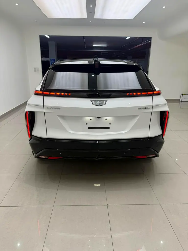 2025 Cadillac Lyriq Sport - GCC Specs - Brand New - Authorized Dealer - Image 5