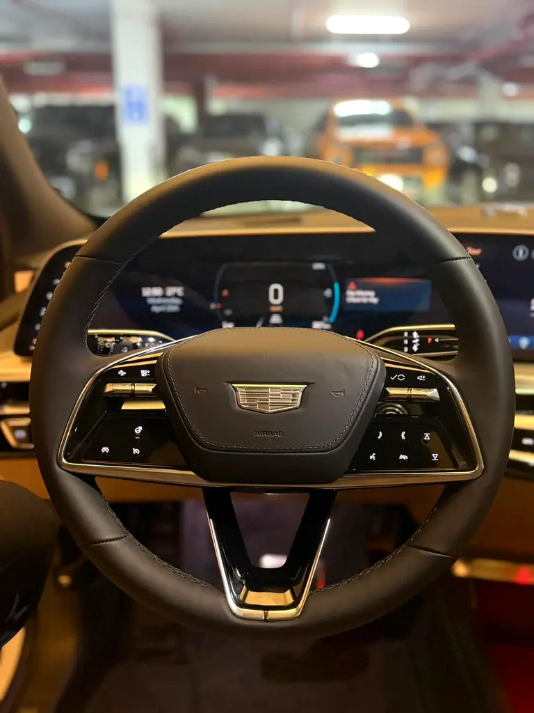 2025 Cadillac Lyriq Sport - GCC Specs - Brand New - Authorized Dealer - Image 6