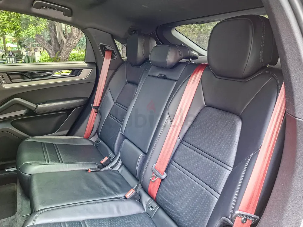 AED 6534/month | 2024 Porsche Cayenne Coupe | GCC Specs | Ref#473619 - Image 13
