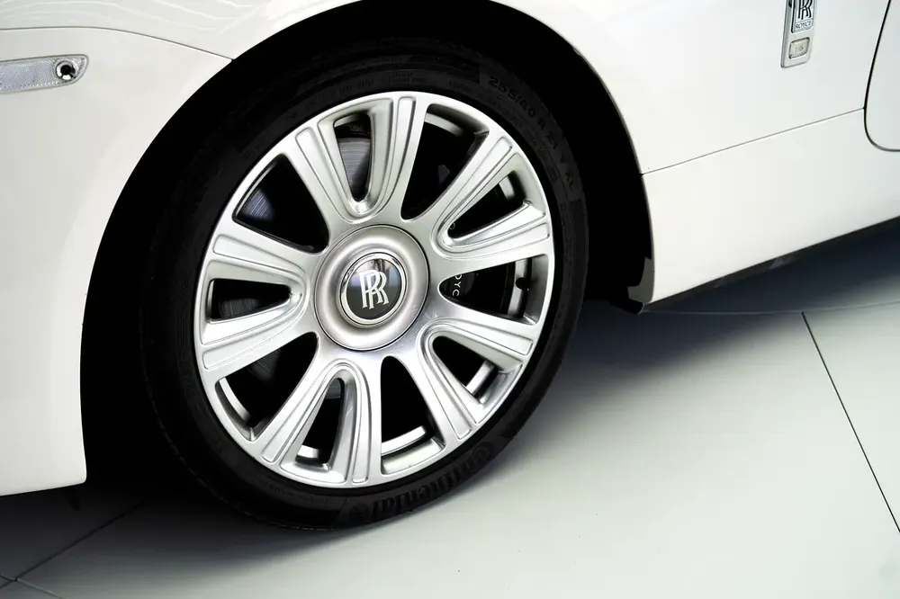 ROLLS ROYCE DAWN | WARRANTY AVAILABLE | LOW MILEAGE - Image 6