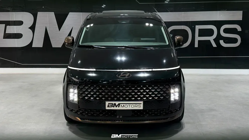 Hyundai Staria Luxury 2023 - GCC Specs - Under Warranty - Image 4