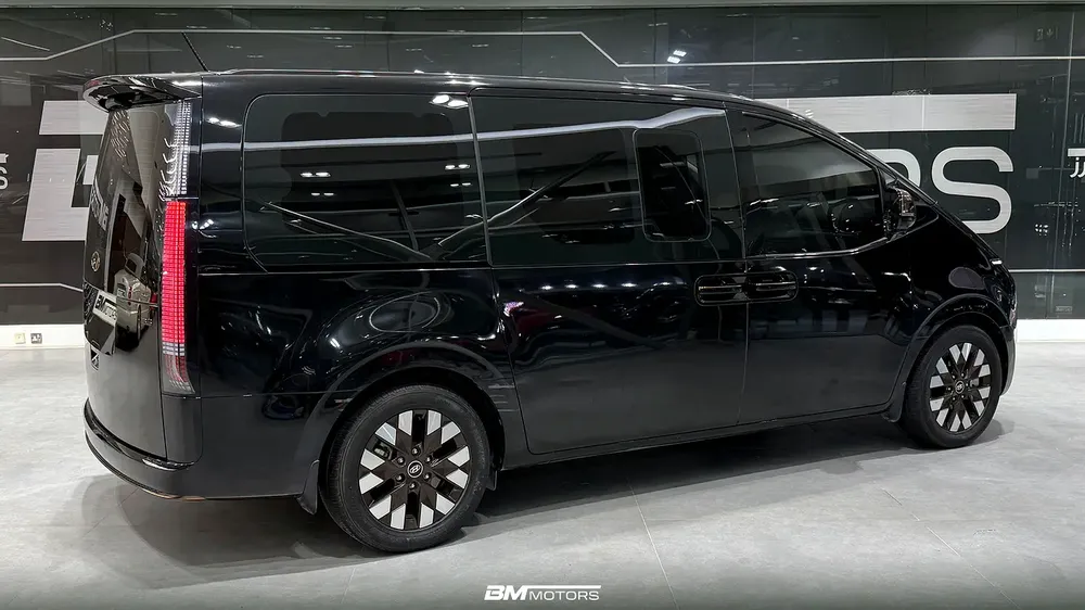 Hyundai Staria Luxury 2023 - GCC Specs - Under Warranty - Image 7