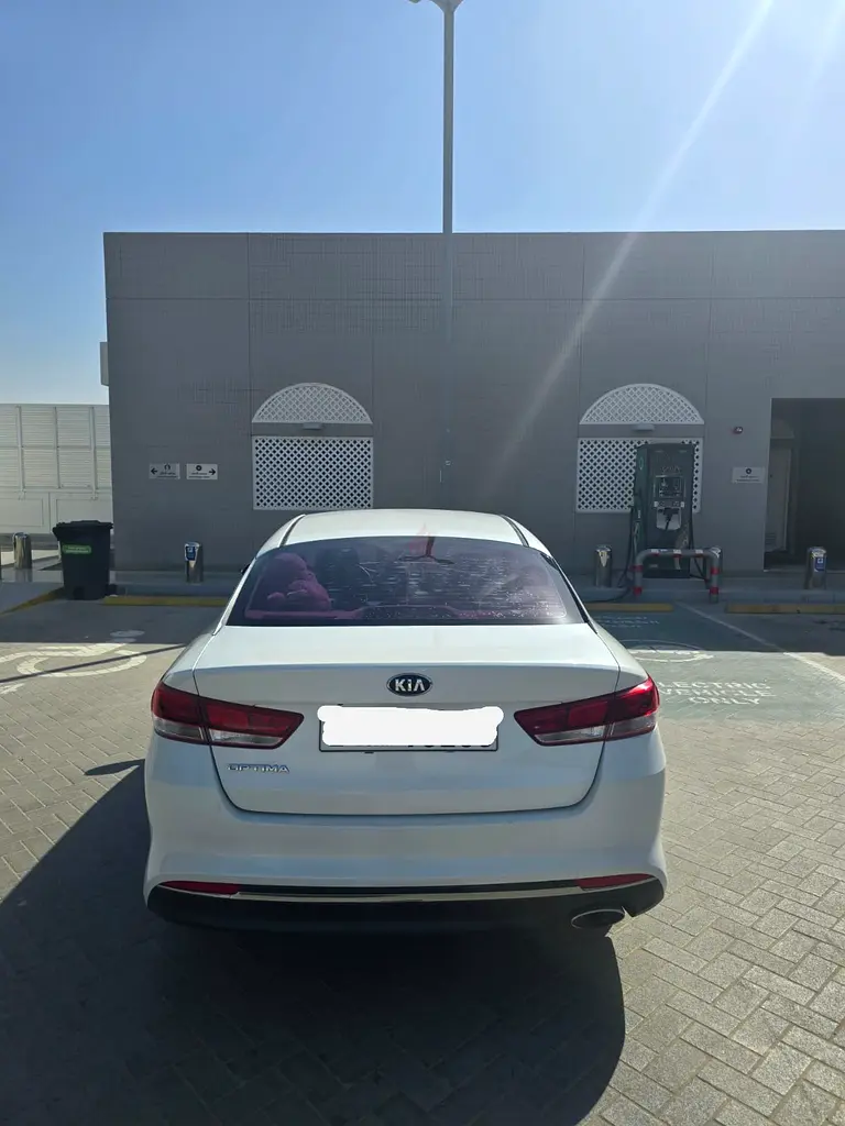 Kia Optima 2018 GCC Service Contract | No Expense Car | NEW Tyres + Battery - Image 4