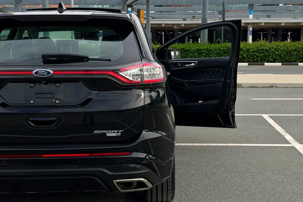 Ford Service History / 2 Keys | Ford Edge Sport 2017 GCC Specifications (Single Owner) - Image 5