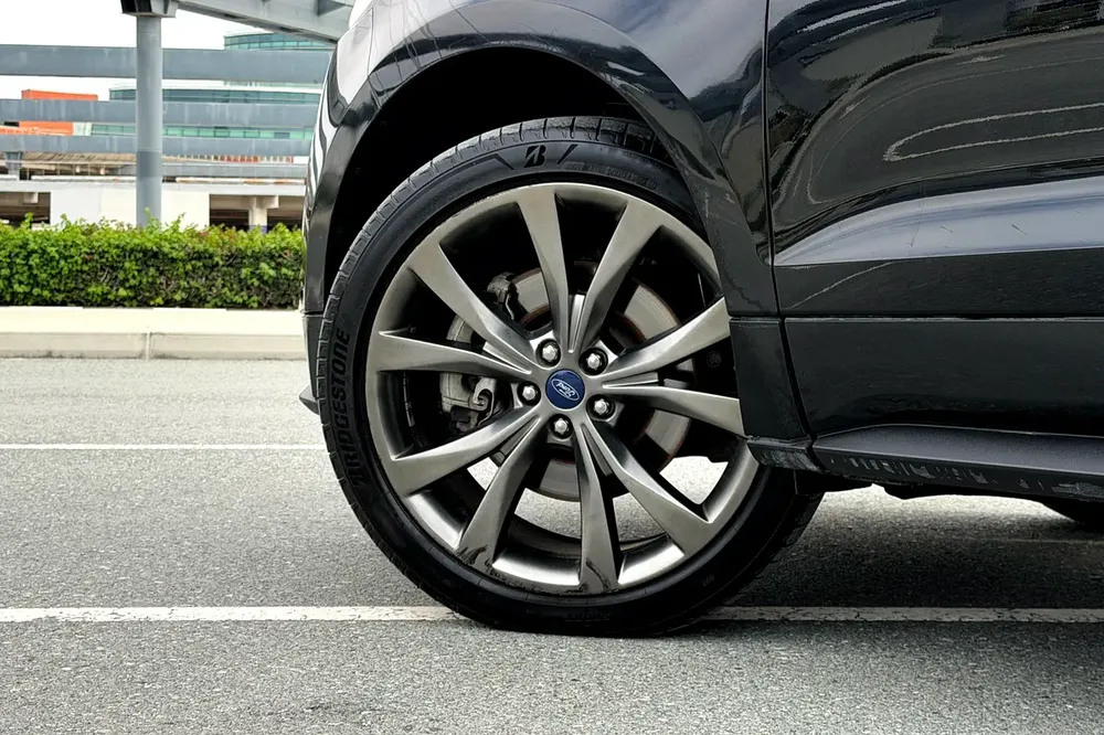 Ford Service History / 2 Keys | Ford Edge Sport 2017 GCC Specifications (Single Owner) - Image 7