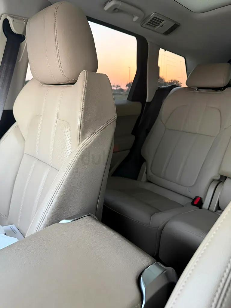Land Rover Range Rover Sport SE 2017 | GCC Specs | Low Mileage | Pristine Condition - Image 6