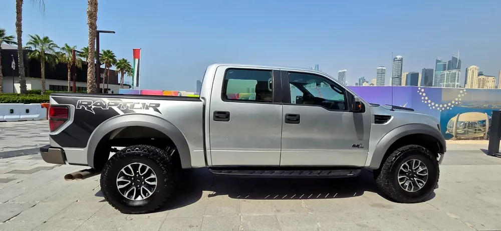 2014-Ford F150 Raptor SVT-Excellent Condition - Image 4