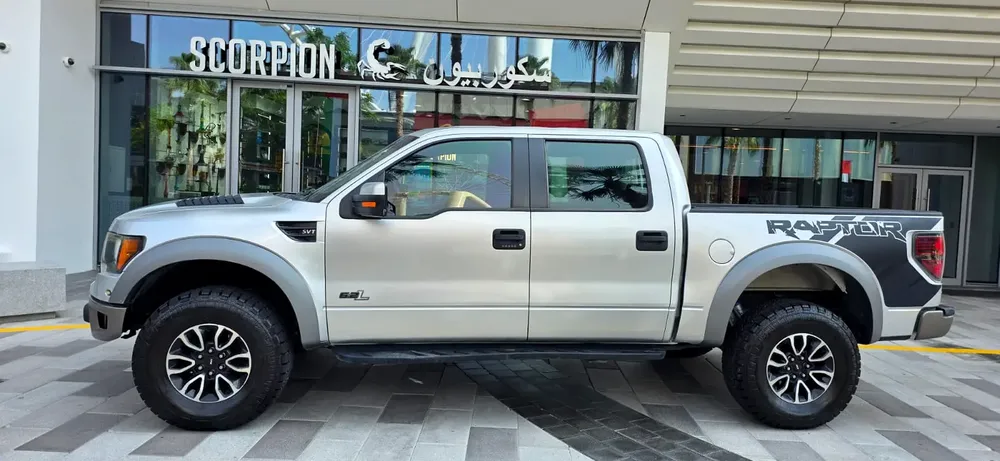 2014-Ford F150 Raptor SVT-Excellent Condition - Image 5