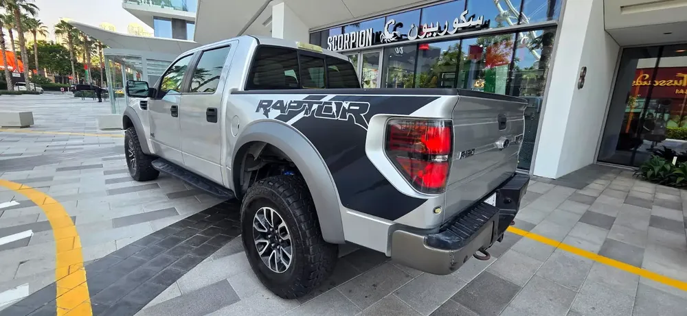 2014-Ford F150 Raptor SVT-Excellent Condition - Image 9