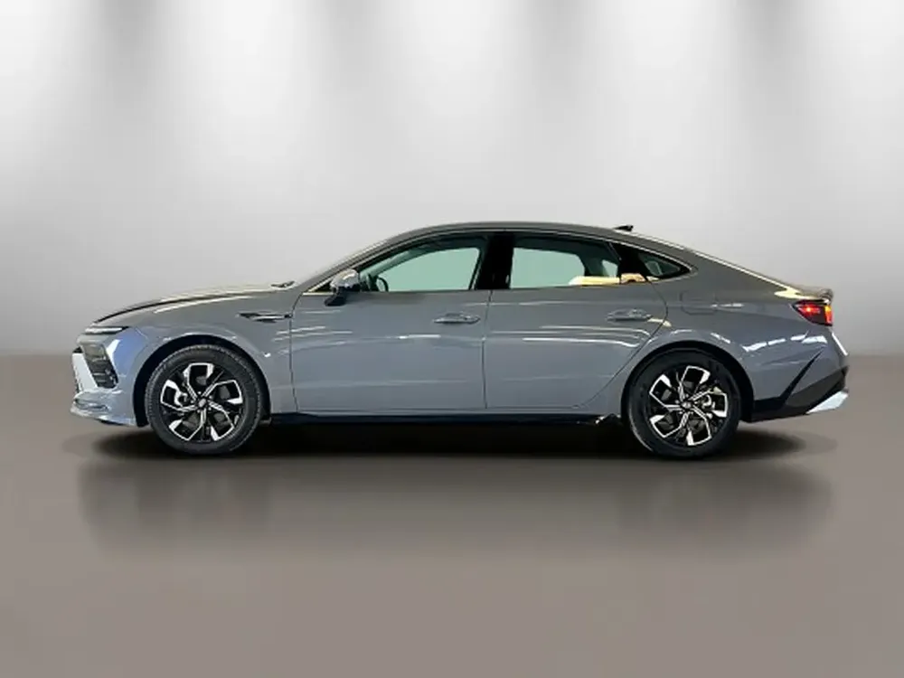 2025 Hyundai Sonata – Like New | Low Miles | Excellent Condition - Image 6