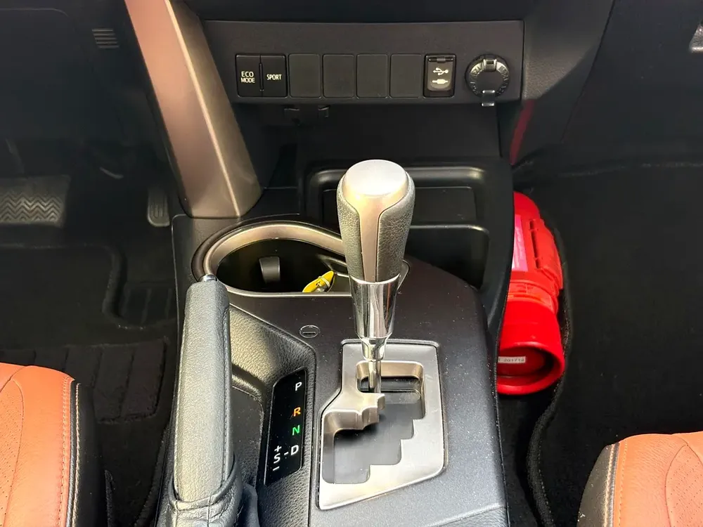 🎉 EID SALE | 1 YEAR FREE WARRANTY | TOYOTA RAV4 VX | 2.5L I4 | 2018 | GCC SPECS - Image 14