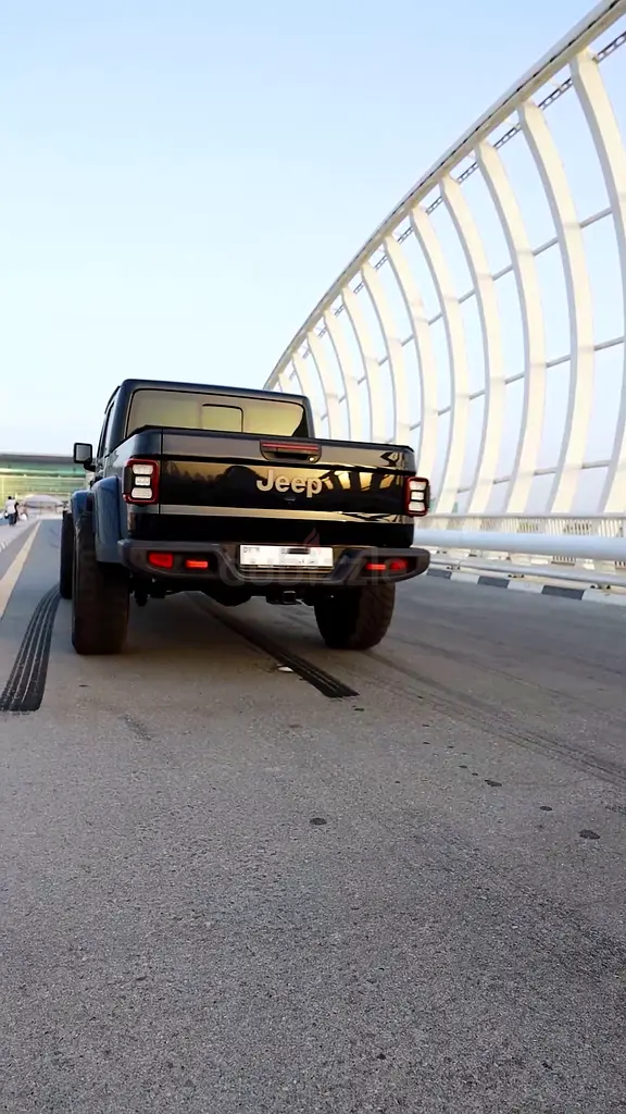 Jeep Gladiator in excellent condition - Image 4