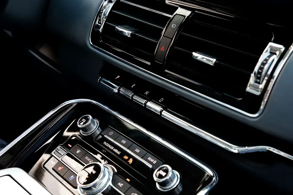5,249 P.M | Navigator Presidential | 0% Downpayment | Amazing Condition! - Image 12