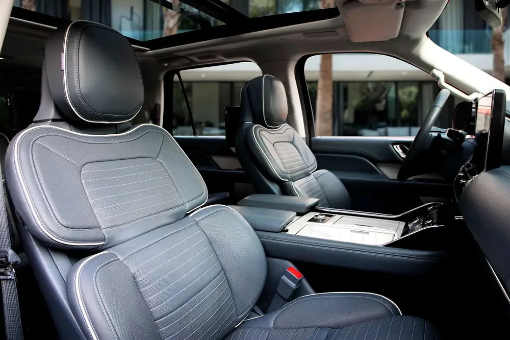 5,249 P.M | Navigator Presidential | 0% Downpayment | Amazing Condition! - Image 13
