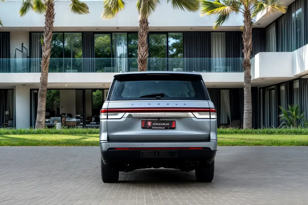 5,249 P.M | Navigator Presidential | 0% Downpayment | Amazing Condition! - Image 5