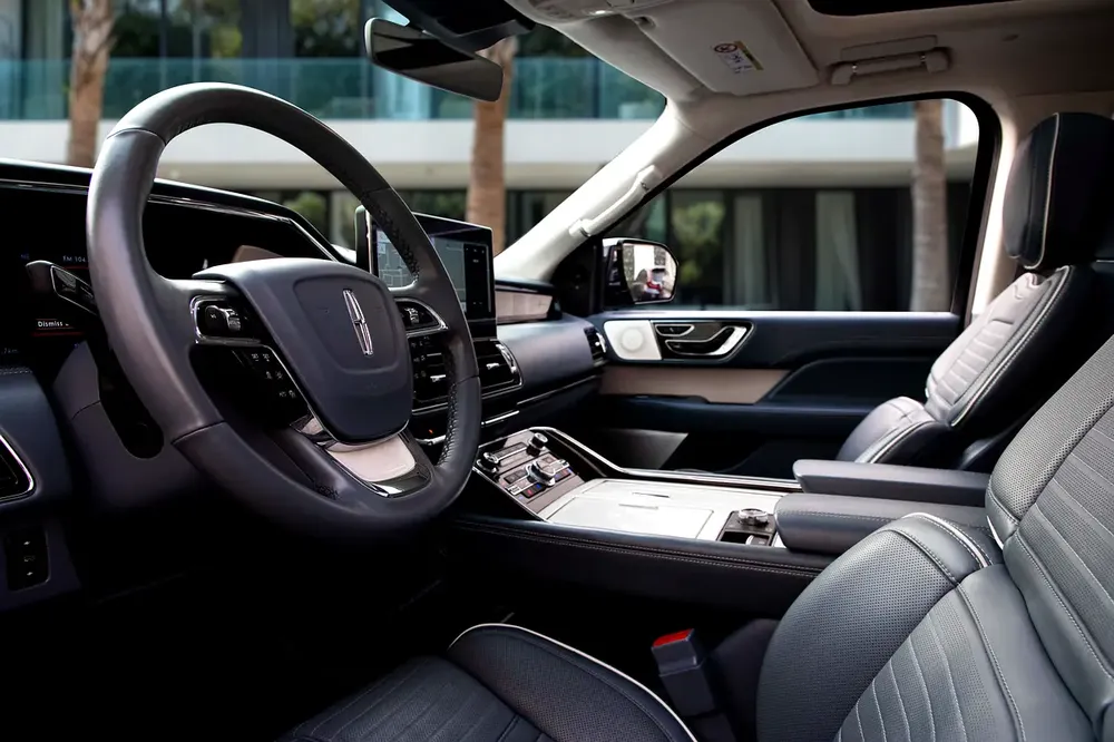 5,249 P.M | Navigator Presidential | 0% Downpayment | Amazing Condition! - Image 6