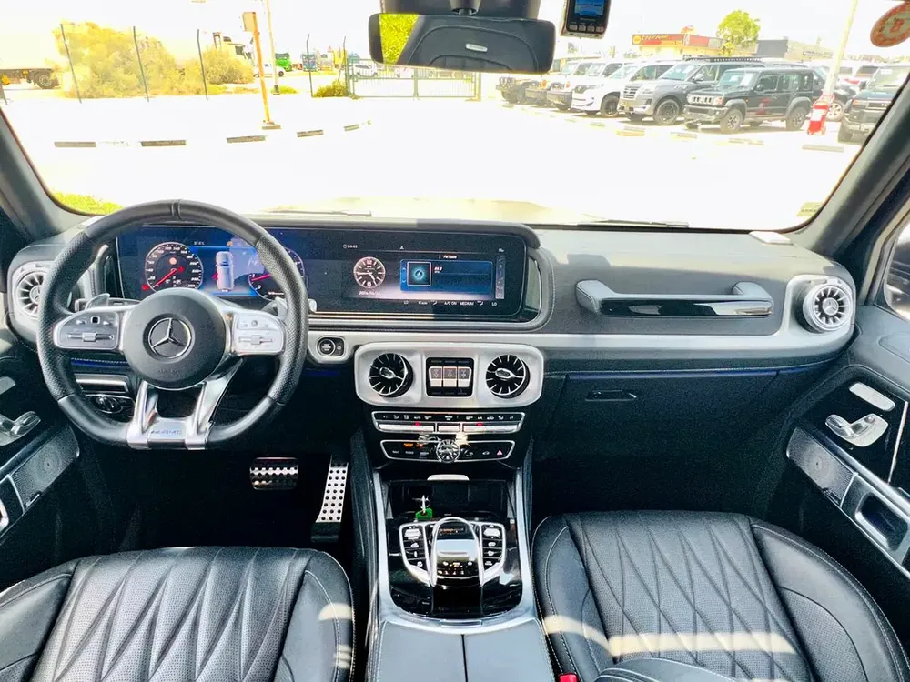 2022 - BENZ G63 AMG  - SUPER CLEAN - LIKE NEW - ONLY 32,000 KM - Image 12