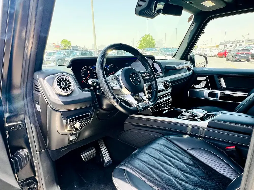 2022 - BENZ G63 AMG  - SUPER CLEAN - LIKE NEW - ONLY 32,000 KM - Image 14