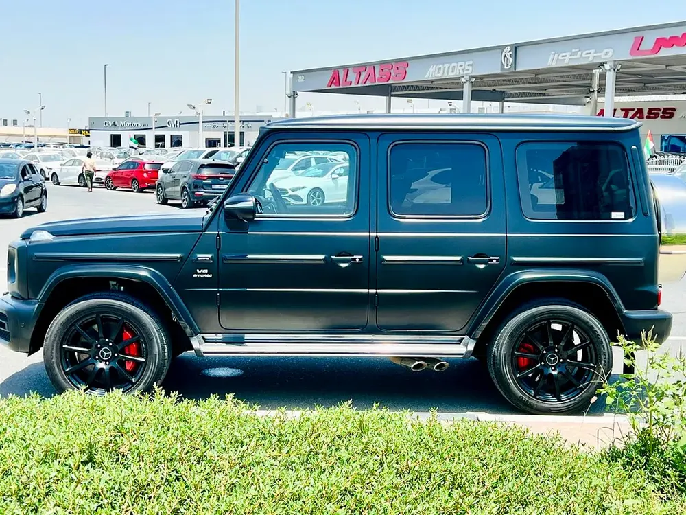2022 - BENZ G63 AMG  - SUPER CLEAN - LIKE NEW - ONLY 32,000 KM - Image 5