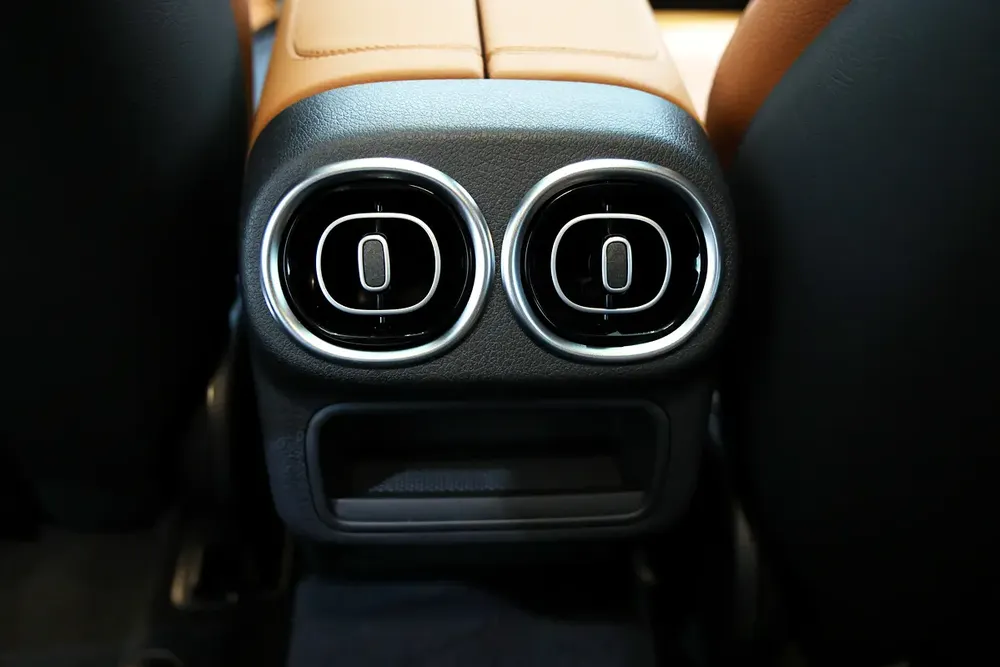 Gargash 5 Years Warranty Contract 105000 KM | Mercedes-Benz GLC 200 Coupe 2026 | AMG Package - Image 11
