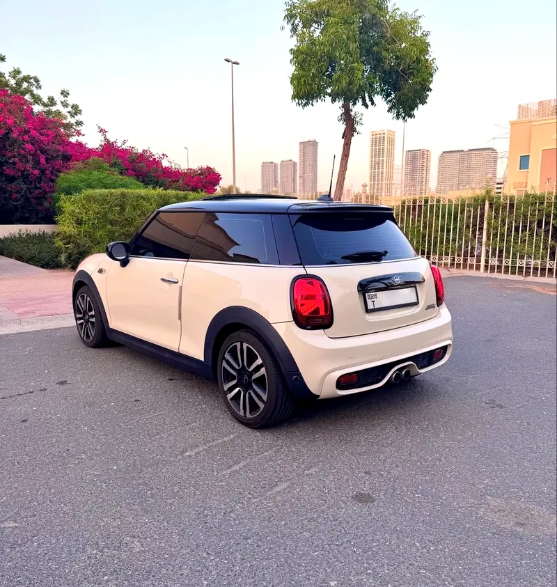 MINI Cooper S JCW 2021 | GCC Specs | Low Mileage | Full Service History - Image 7