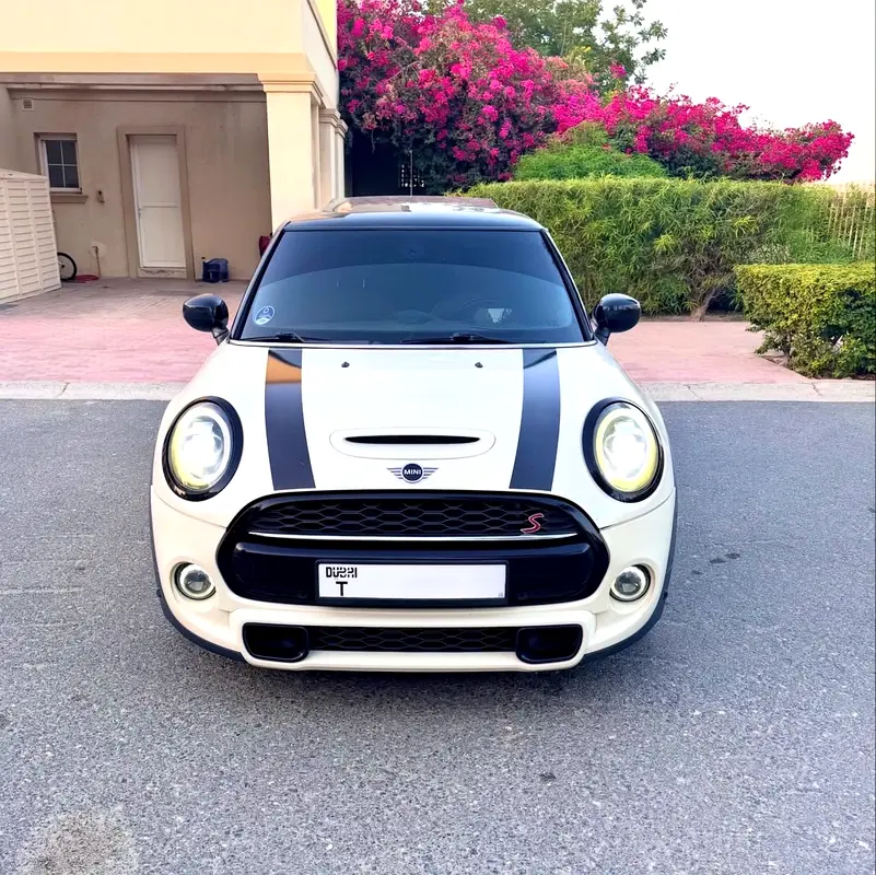 MINI Cooper S JCW 2021 | GCC Specs | Low Mileage | Full Service History - Image 9