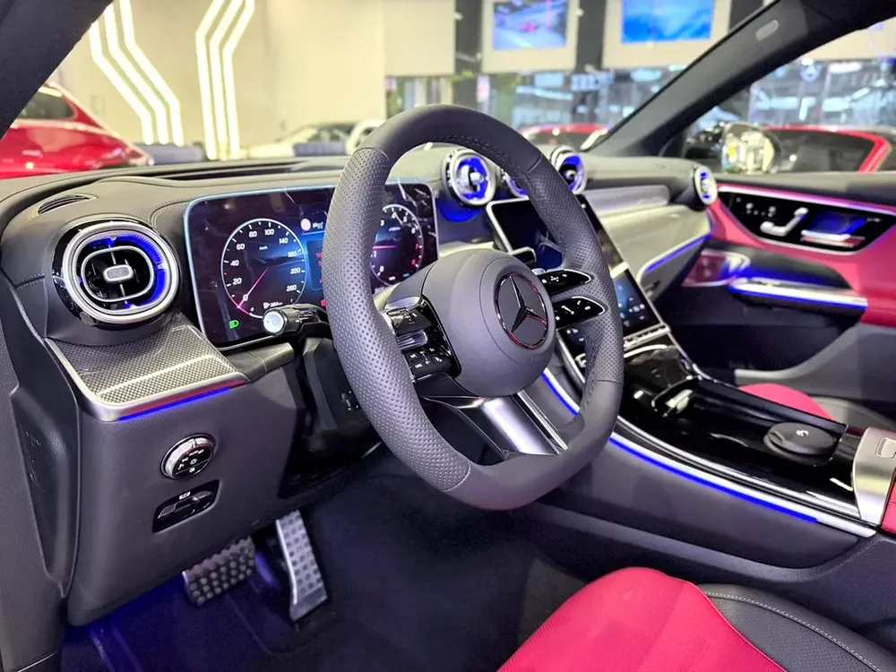 2026 Mercedes-BenzGLC200 COUPE AMG / PREMIUM PLUS / GCC /5 Years Dealer Warranty and 1 Free Service - Image 11