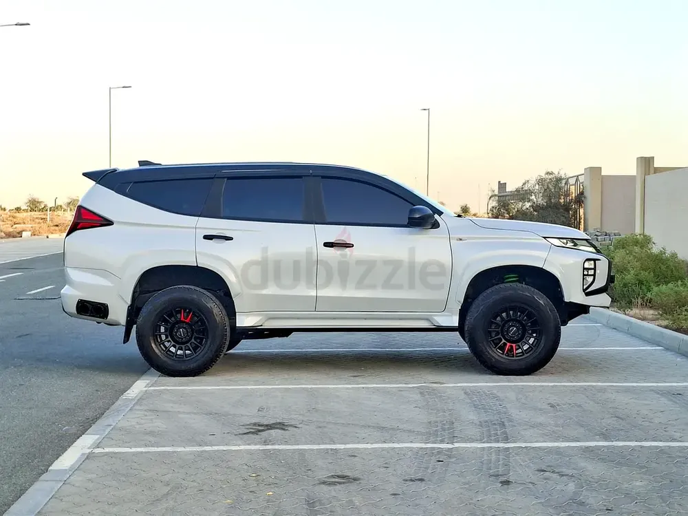 AED 1064/month | 2020 Mitsubishi Montero Sport GLS 4WD Medium Line | GCC Specs | Ref#426249 - Image 4