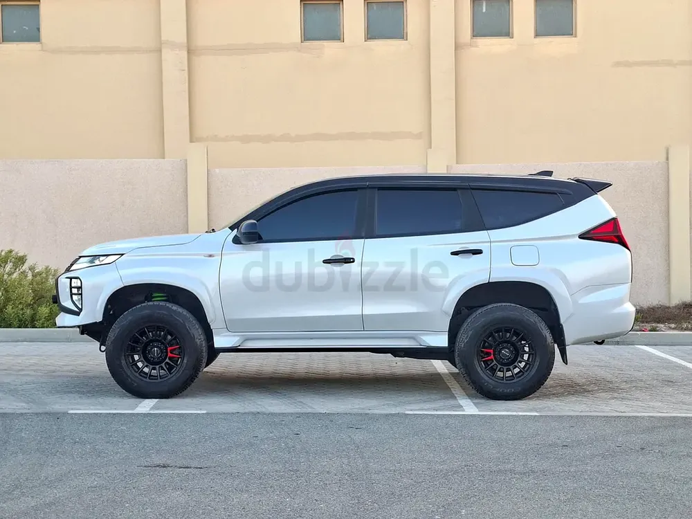 AED 1064/month | 2020 Mitsubishi Montero Sport GLS 4WD Medium Line | GCC Specs | Ref#426249 - Image 5