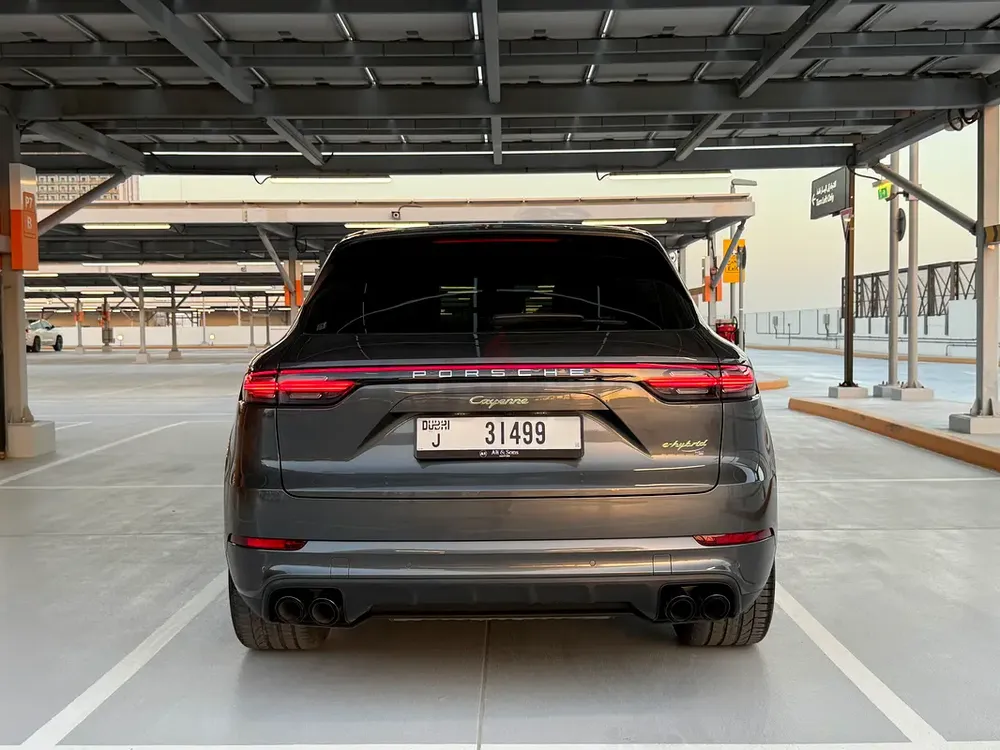 Porsche Cayenne E-Hybrid/GCC/Warranty - Image 5